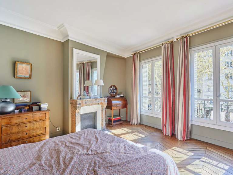Appartement Paris 7e - 3 chambres - 107m²
