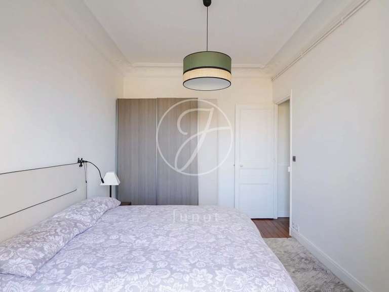 Appartement Paris 7e - 2 chambres - 85m²