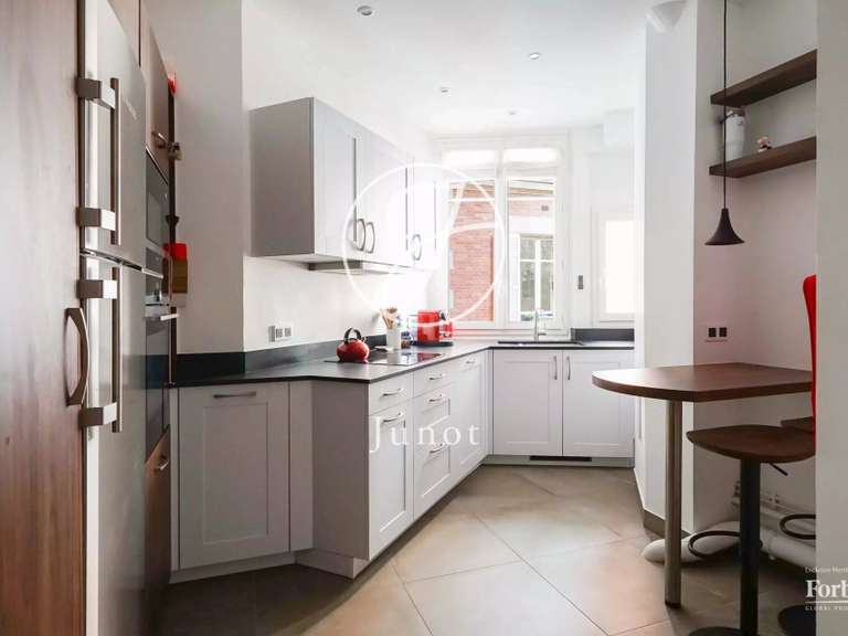 Appartement Paris 7e - 2 chambres - 85m²