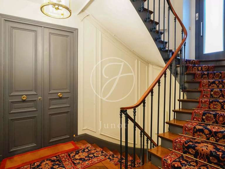 Appartement Paris 7e - 2 chambres - 85m²