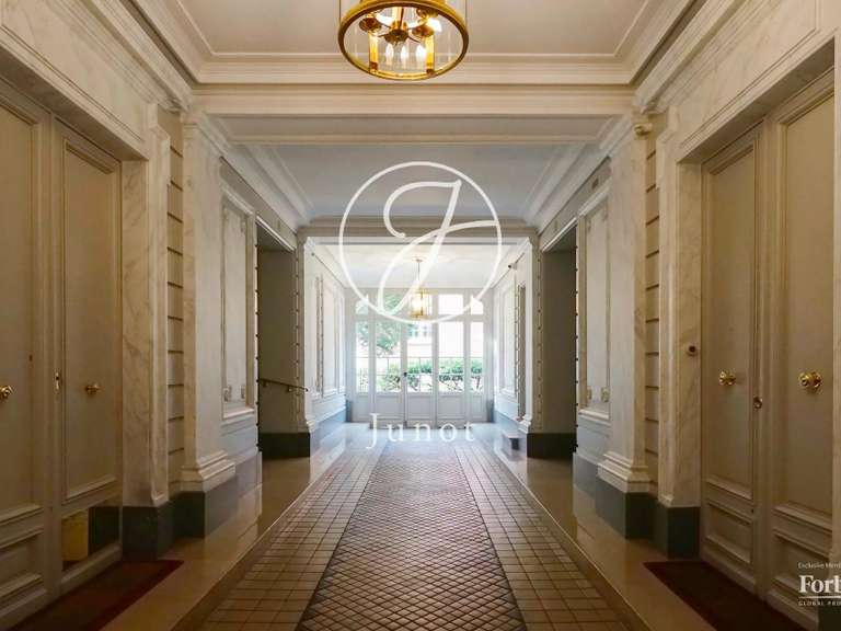 Appartement Paris 7e - 2 chambres - 85m²