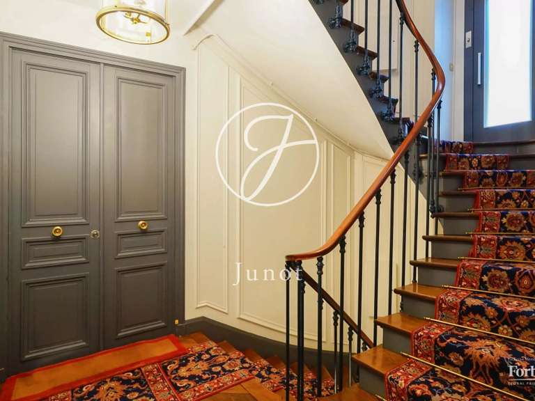 Appartement Paris 7e - 2 chambres - 85m²