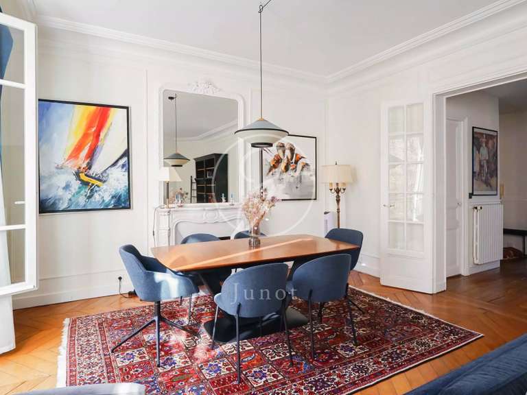 Appartement Paris 7e - 2 chambres - 85m²