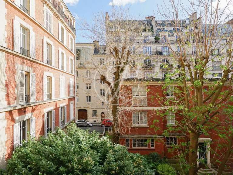 Appartement Paris 7e - 2 chambres - 85m²