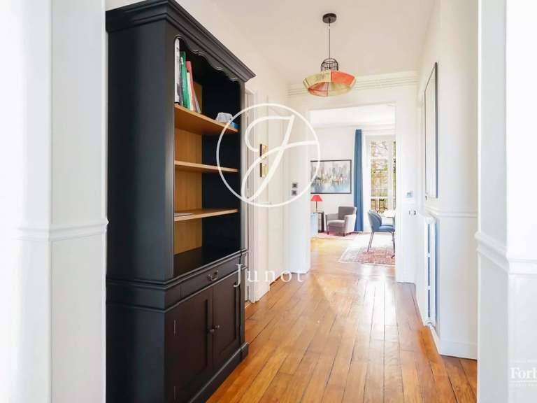 Appartement Paris 7e - 2 chambres - 85m²