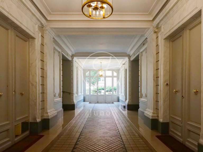 Appartement Paris 7e - 2 chambres - 85m²