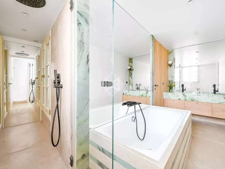 Appartement Paris 7e - 2 chambres - 135m²