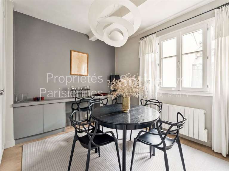 Appartement Paris 7e - 2 chambres - 62m²