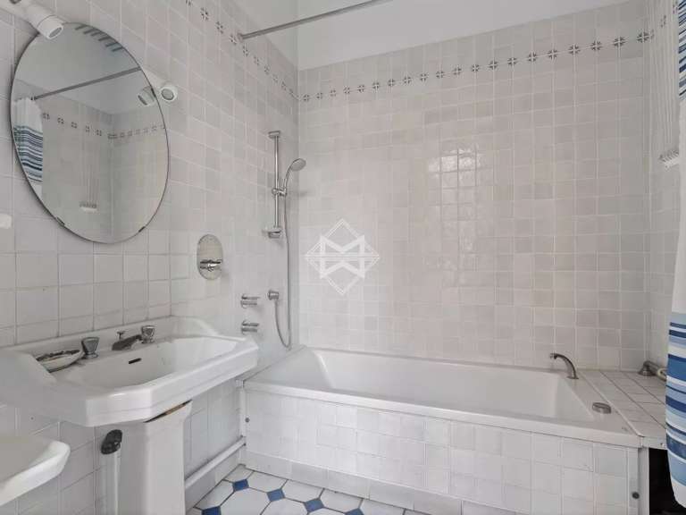 Appartement Paris 7e - 1 chambre - 102m²