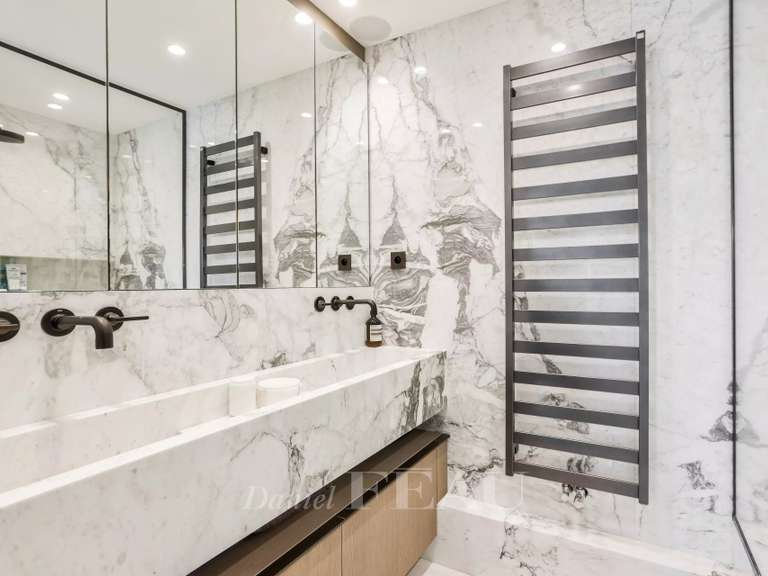 Appartement Paris 7e - 2 chambres - 115m²