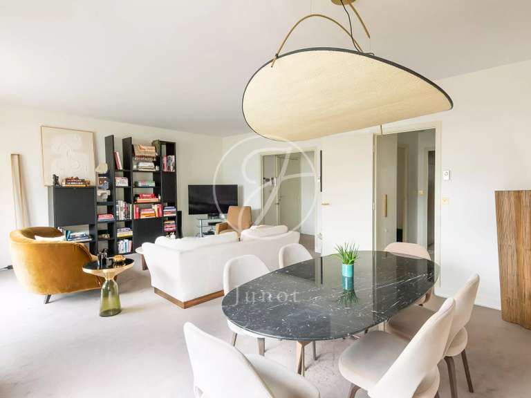 Appartement Paris 7e - 2 chambres - 105m²