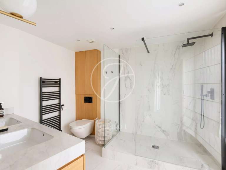 Appartement Paris 7e - 2 chambres - 105m²