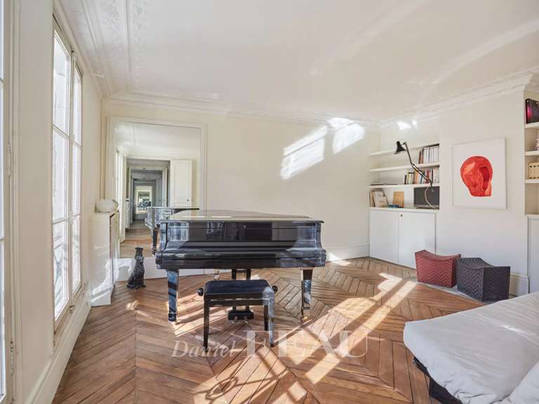 Appartement Paris 7e - 2 chambres - 82m²