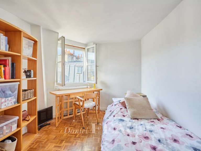 Appartement Paris 7e - 2 chambres - 82m²
