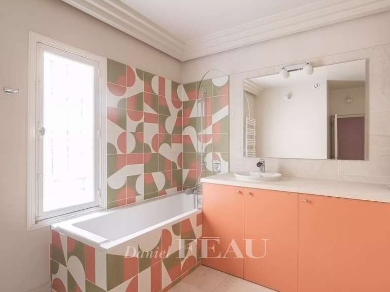 Appartement Paris 7e - 3 chambres - 135m²