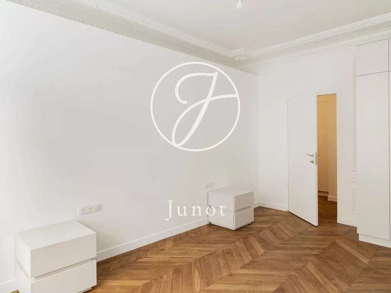 Appartement Paris 7e - 4 chambres - 136m²