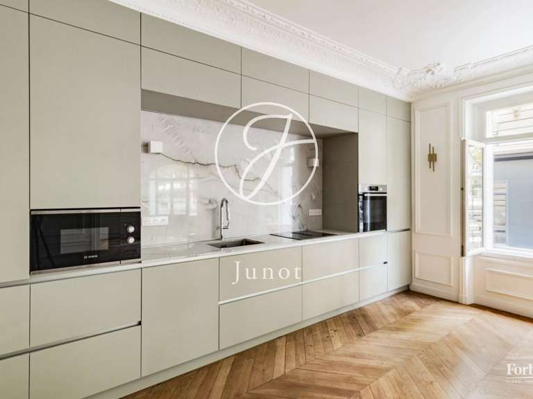 Appartement Paris 7e - 4 chambres - 136m²