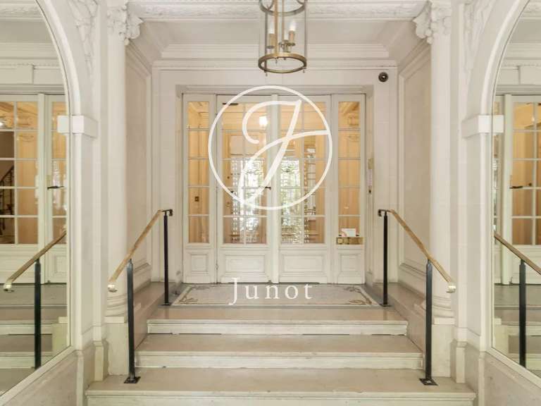 Appartement Paris 7e - 4 chambres - 136m²