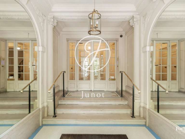 Appartement Paris 7e - 4 chambres - 136m²