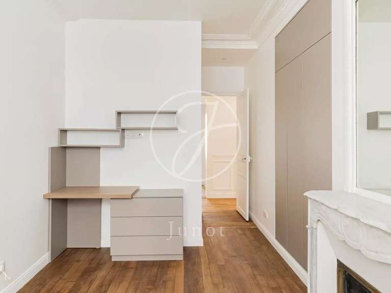 Appartement Paris 7e - 4 chambres - 136m²