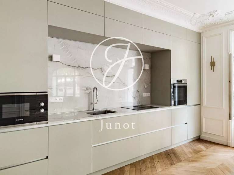 Appartement Paris 7e - 4 chambres - 136m²