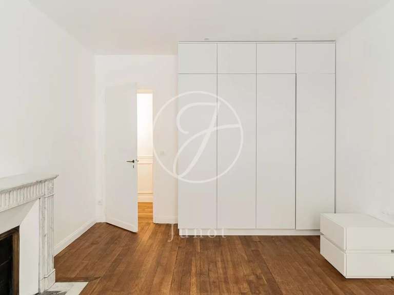 Appartement Paris 7e - 4 chambres - 136m²