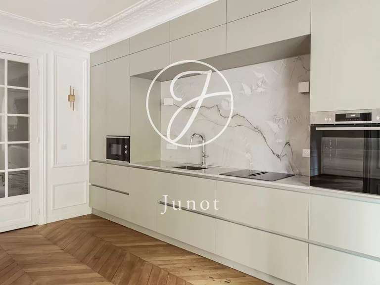 Appartement Paris 7e - 4 chambres - 136m²