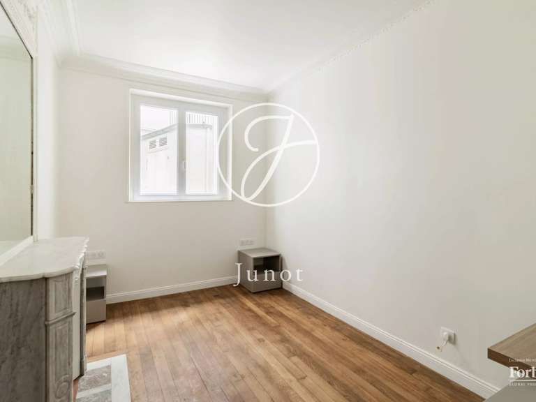 Appartement Paris 7e - 4 chambres - 136m²