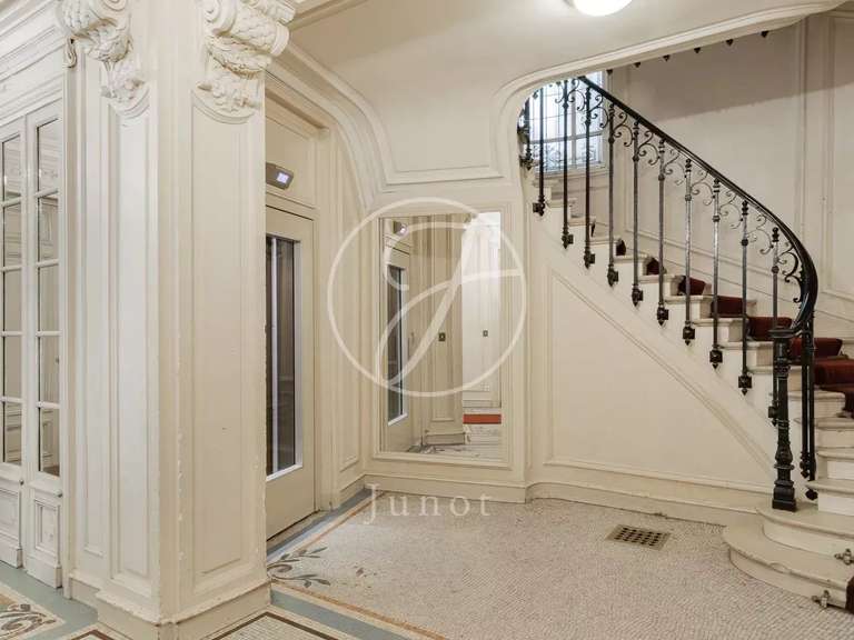 Appartement Paris 7e - 4 chambres - 136m²