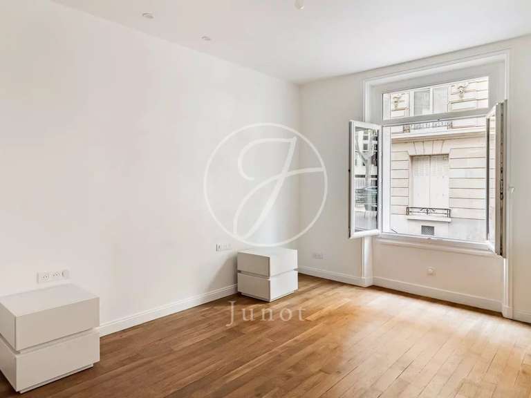 Appartement Paris 7e - 4 chambres - 136m²