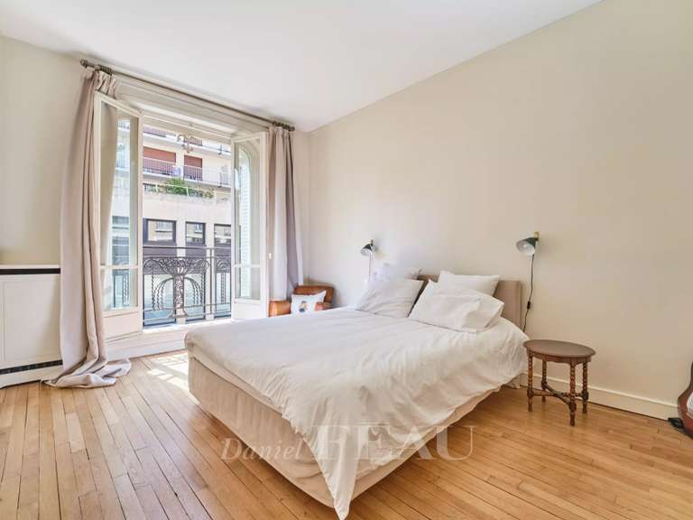 Appartement Paris 7e - 5 chambres - 208m²