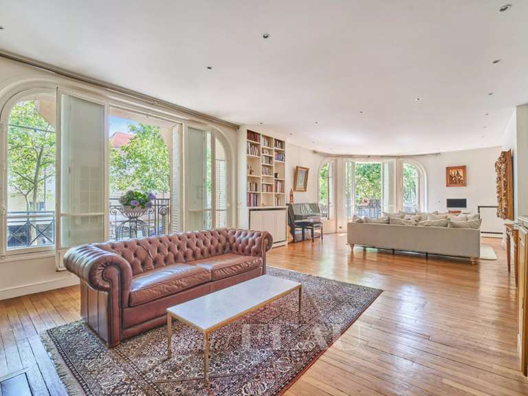 Appartement Paris 7e - 5 chambres - 208m²