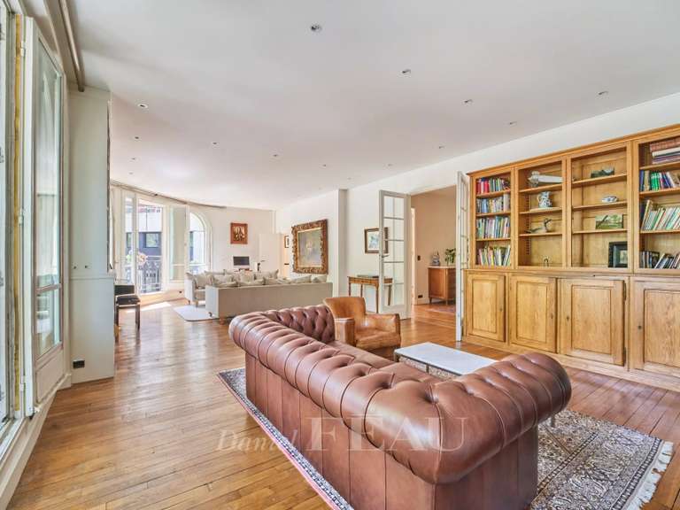 Appartement Paris 7e - 5 chambres - 208m²