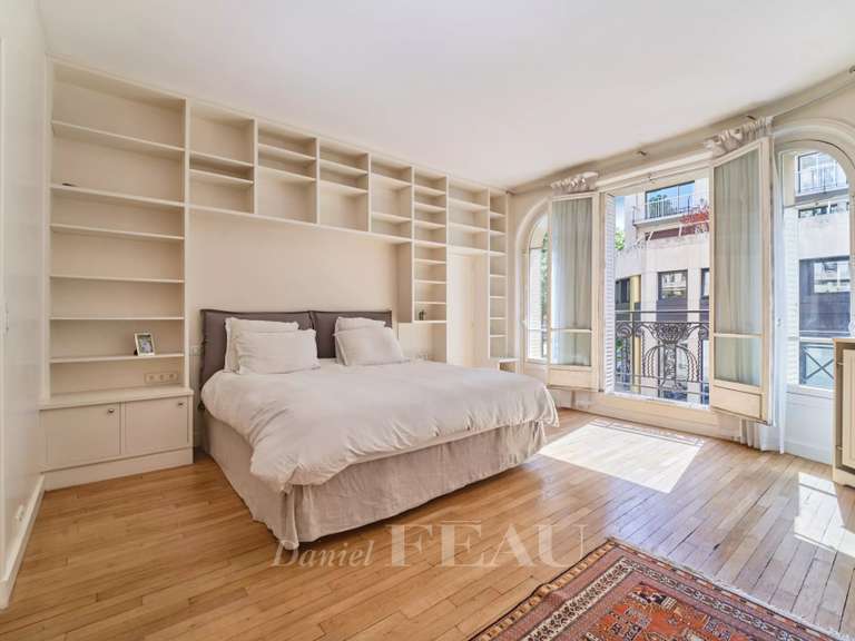 Appartement Paris 7e - 5 chambres - 208m²