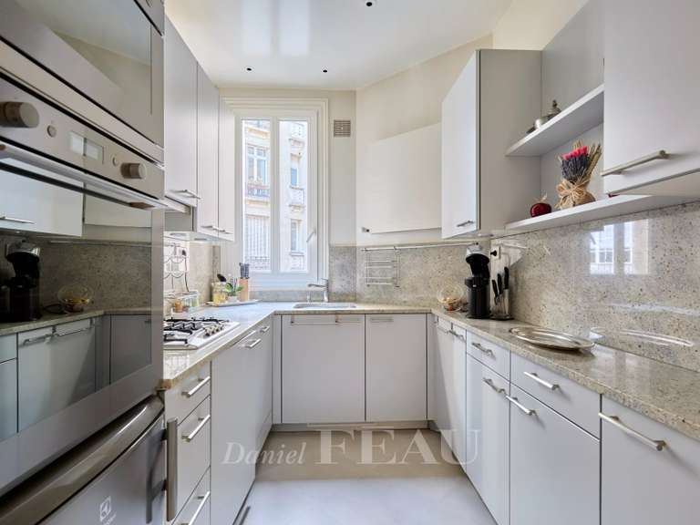 Appartement Paris 7e - 2 chambres - 85m²