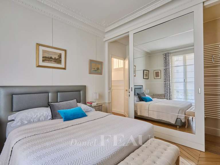 Appartement Paris 7e - 2 chambres - 85m²