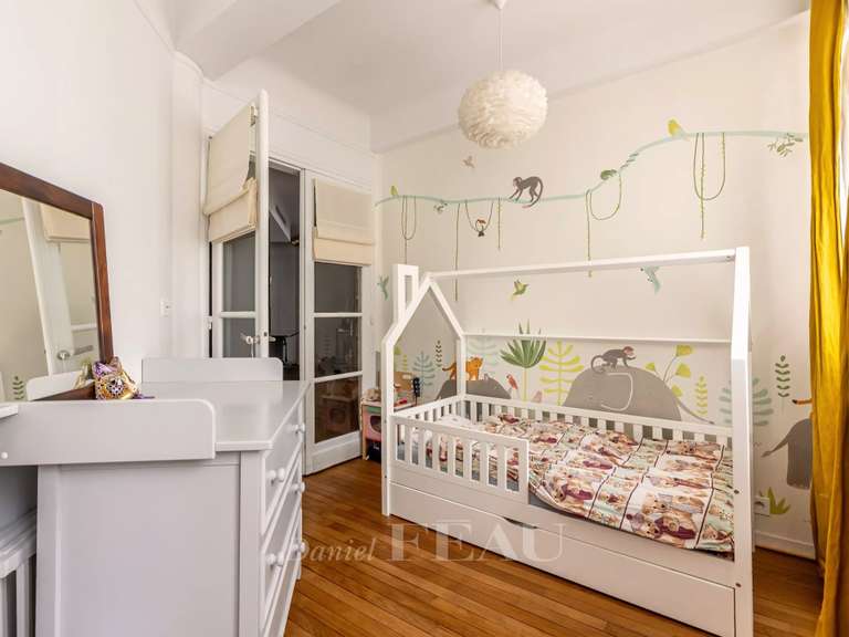 Appartement Paris 7e - 2 chambres - 75m²