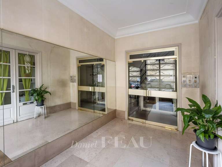 Appartement Paris 7e - 2 chambres - 75m²