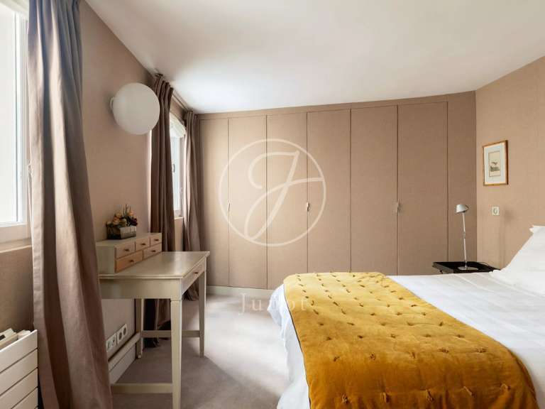 Appartement Paris 7e - 1 chambre - 66m²