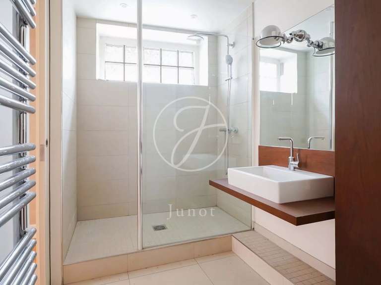 Appartement Paris 7e - 2 chambres - 81m²