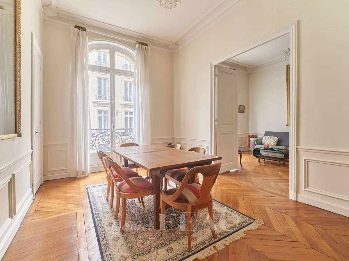 Apartment Paris 7e