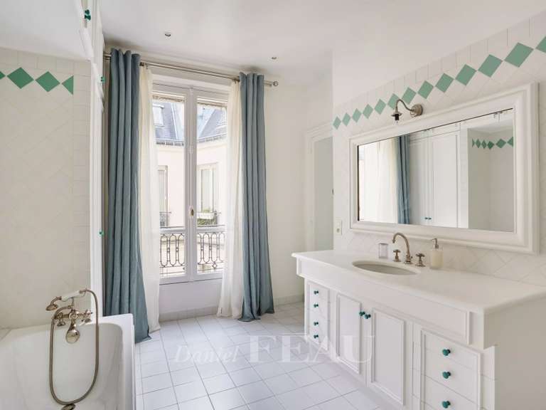 Appartement Paris 7e - 3 chambres - 230m²