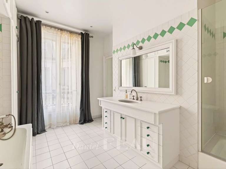 Appartement Paris 7e - 3 chambres - 230m²