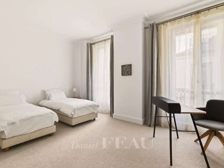 Appartement Paris 7e - 3 chambres - 230m²