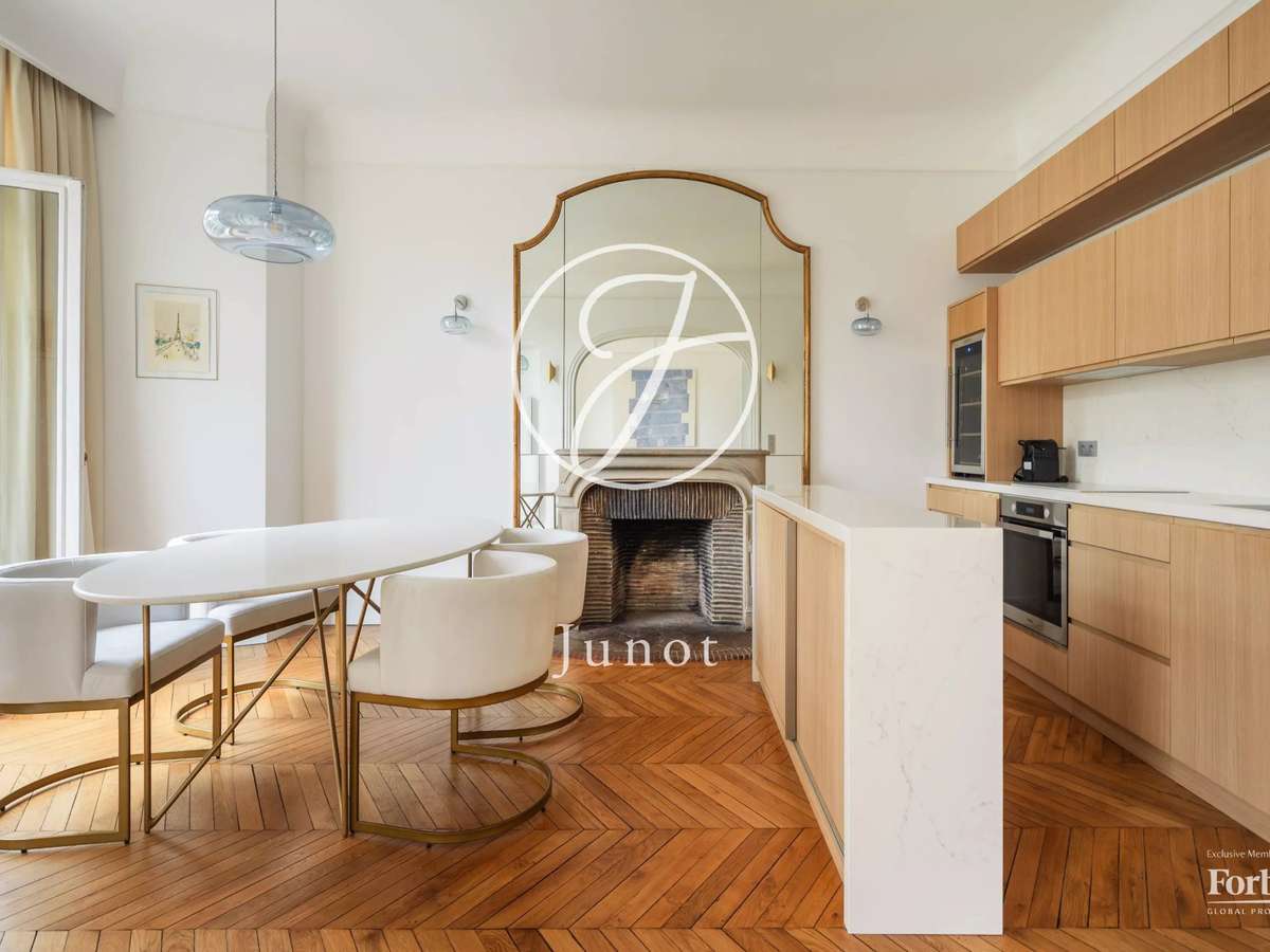 Apartment Paris 7e