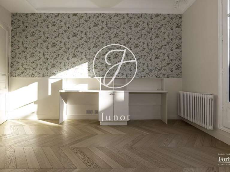 Appartement Paris 7e - 3 chambres - 96m²