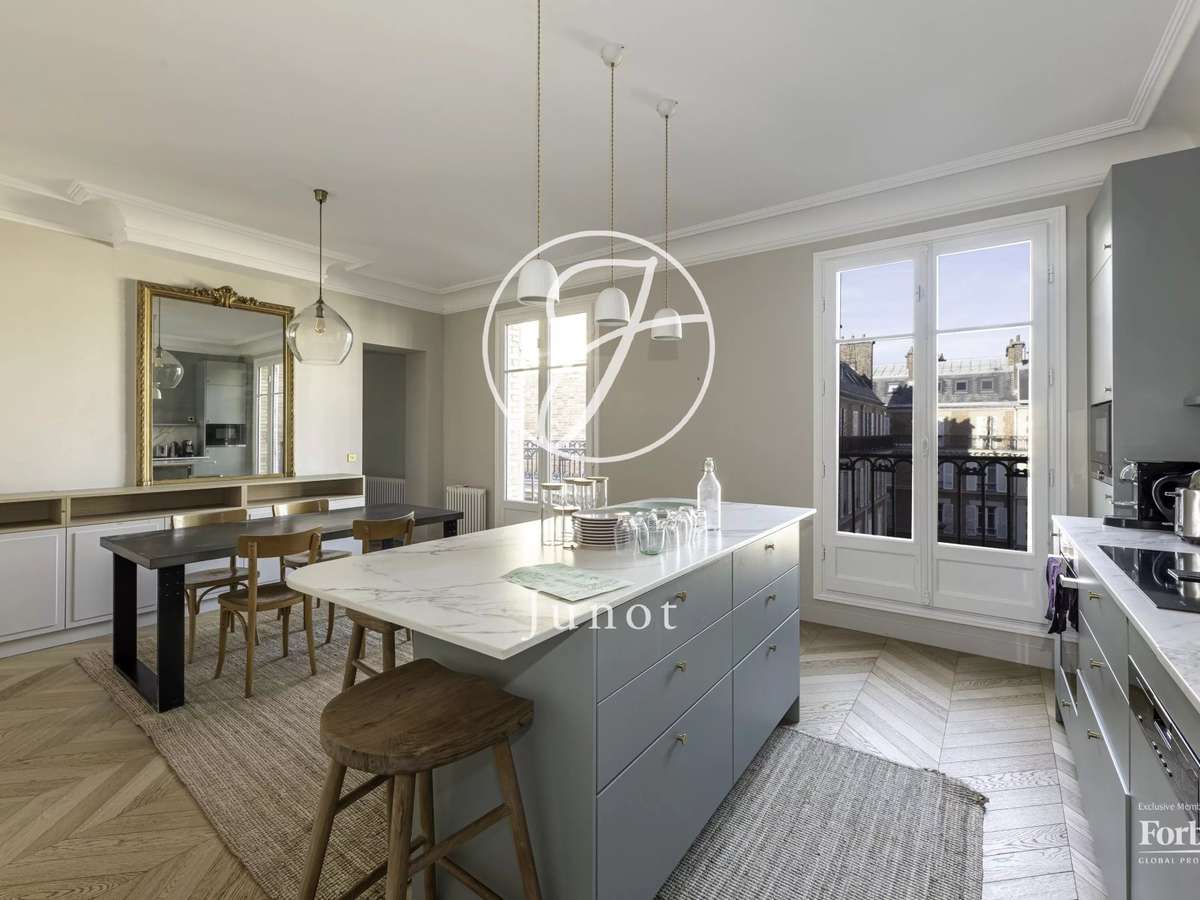 Apartment Paris 7e