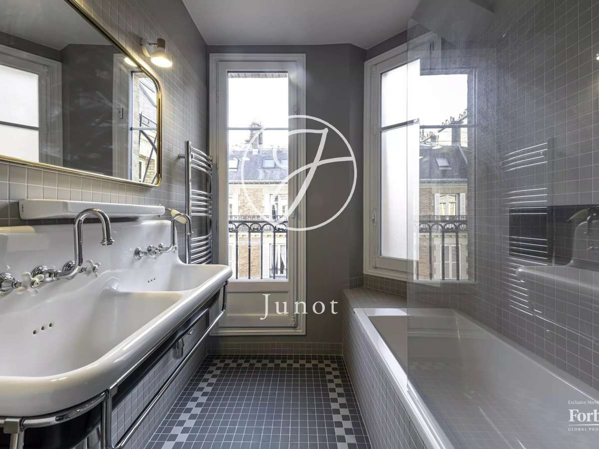Apartment Paris 7e