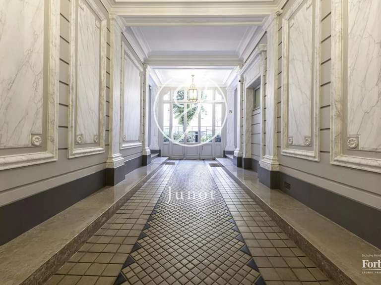 Appartement Paris 7e - 3 chambres - 96m²