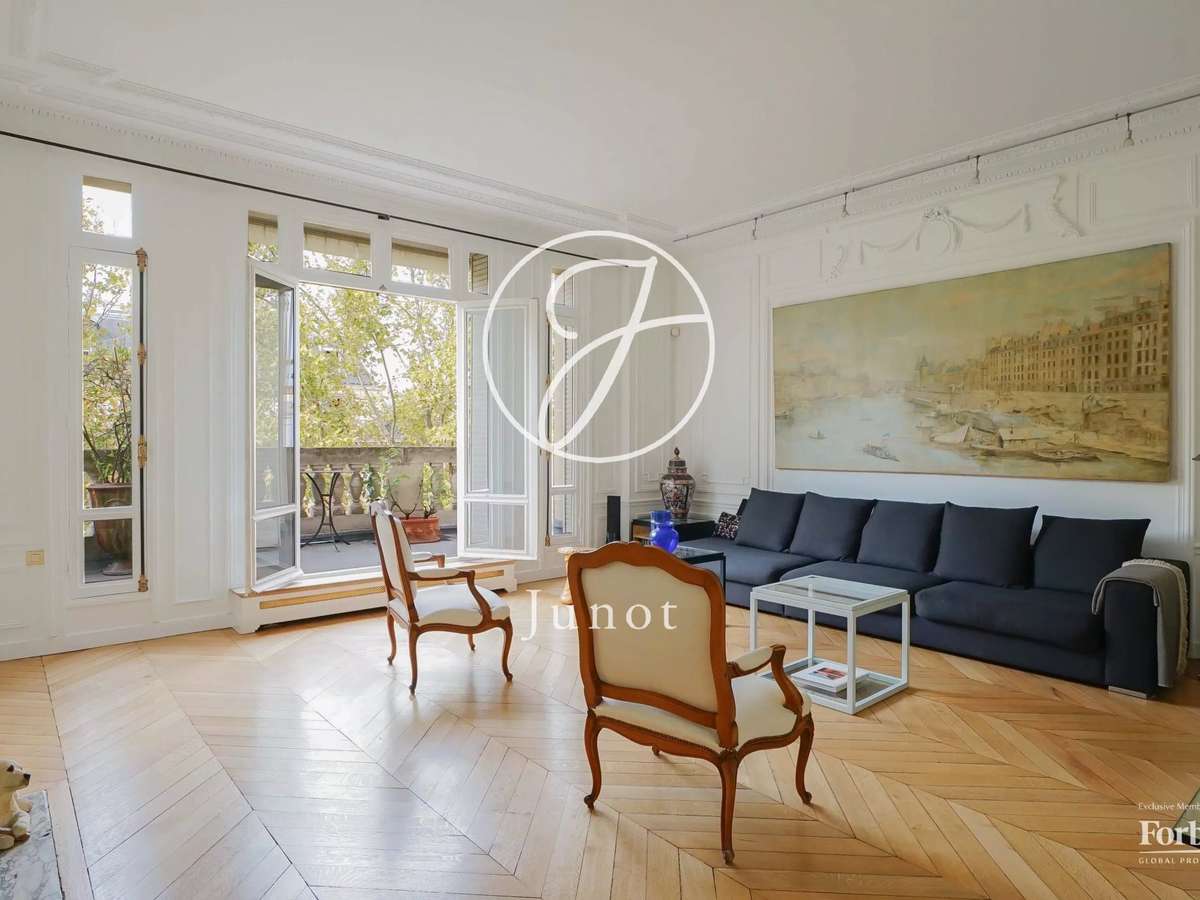 Apartment Paris 7e